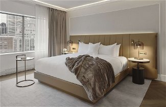 Photo 1 - Vogue Hotel Montreal Downtown, Curio Collection by Hilton