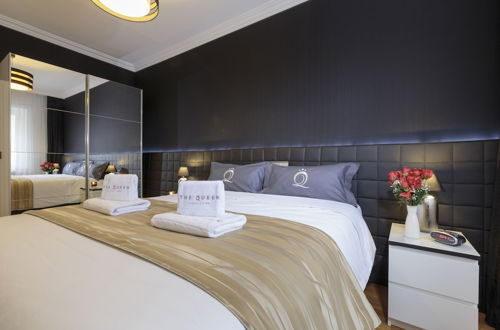 Foto 20 - The Queen Luxury Apartments - Villa Cortina