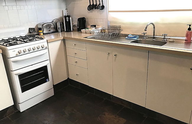 Cosy AffordableGetaway Wifi Netflix Wine - Photo 11