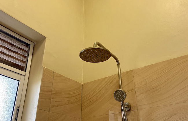 Modern Apartment in Kampala With Unlimited Wifi - Photo 25