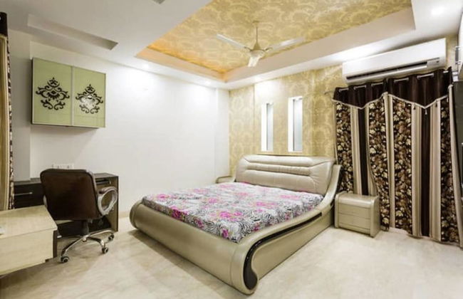 The Penthouse Delhi - Photo 2