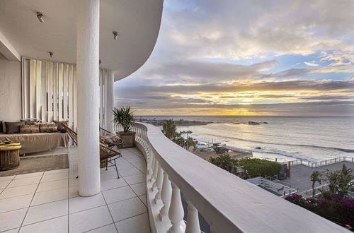 Foto 6 - Clifton YOLO Spaces – Clifton Beachfront Apartments