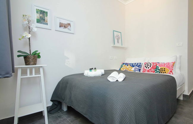Gabriel Apartments - Jaffa Street - Next To Market - Photo 2
