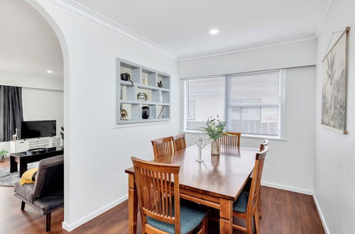 Photo 9 - Spacious 3 Bedroom Near Middlemore