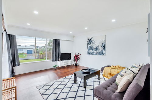 Photo 13 - Spacious 3 Bedroom Near Middlemore