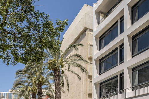 Photo 15 - Studio Apartment with Balcony near Beach