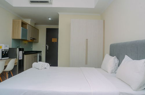 Foto 5 - Elegant and Stylish Studio Menteng Park Apartment