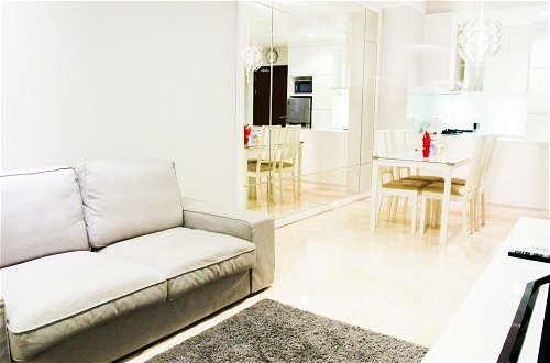 Foto 41 - Minimalist New Furnish 2BR L'avenue Apartment near Tebet