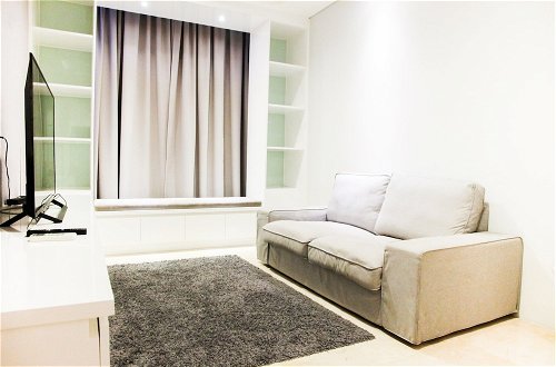 Foto 44 - Minimalist New Furnish 2BR L'avenue Apartment near Tebet