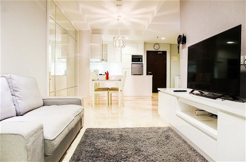 Foto 40 - Minimalist New Furnish 2BR L'avenue Apartment near Tebet