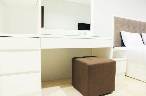 Foto 46 - Minimalist New Furnish 2BR L'avenue Apartment near Tebet