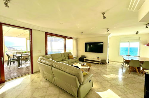 Photo 17 - Luxurious Sea View 3BR Pool Spa and Gym