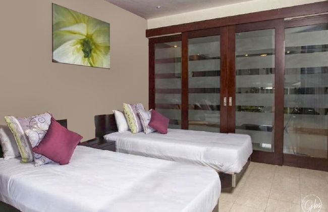 Grand Bay Suites - Photo 6