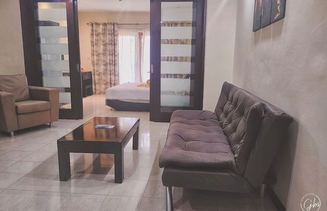 Grand Bay Suites - Photo 10
