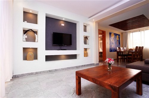 Photo 6 - Deluxe 3-bed Apartment With Swimming Pool