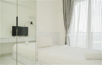 Foto 1 - Modern Studio With Cozy Style At Sky House Bsd Apartment