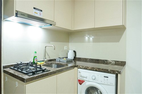Foto 8 - Strategic Location 1BR Apartment @ Puri Mansion near Puri By Travelio