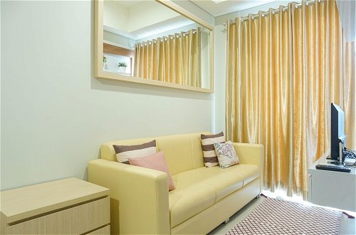 Photo 6 - Strategic Location 1BR Apartment @ Puri Mansion near Puri By Travelio