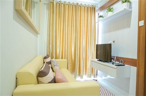 Foto 5 - Strategic Location 1BR Apartment @ Puri Mansion near Puri By Travelio