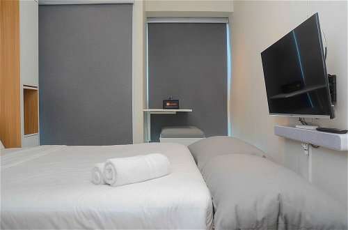 Photo 2 - Best Studio Room with Wall Bed Tifolia Apartment