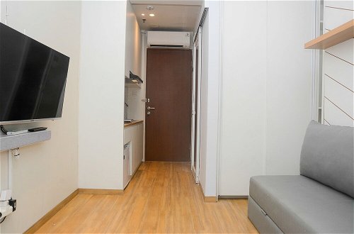 Photo 11 - Best Studio Room with Wall Bed Tifolia Apartment