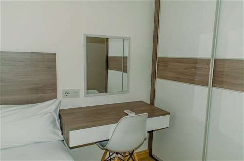 Photo 5 - Elegant And Tidy 2Br At Sky House Bsd Apartment