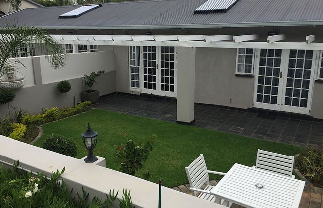 Touch of Class Villas - Photo 1