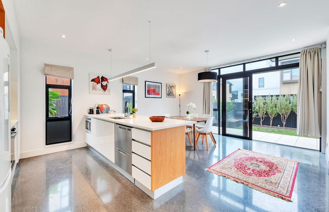 Wonderful Hobsonville Three Bedroom Home - Photo 12