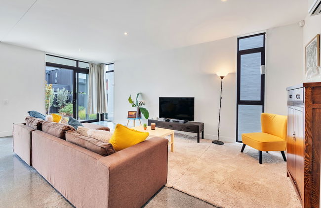 Wonderful Hobsonville Three Bedroom Home - Photo 22