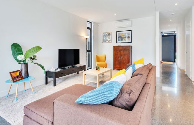Wonderful Hobsonville Three Bedroom Home - Photo 15