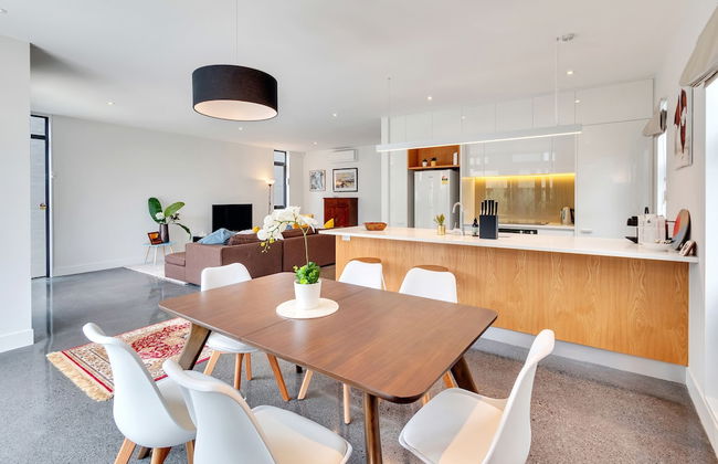 Wonderful Hobsonville Three Bedroom Home - Photo 8