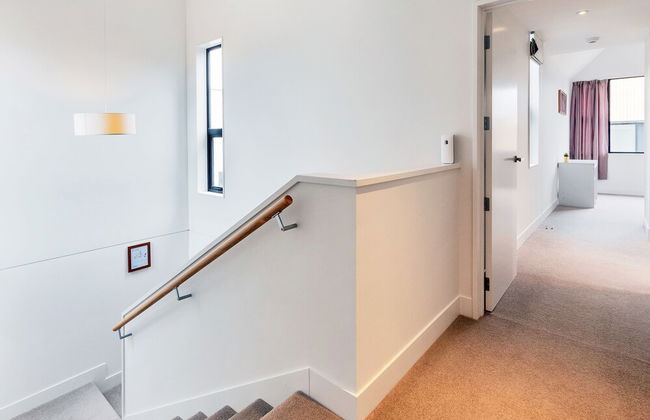 Wonderful Hobsonville Three Bedroom Home - Photo 5