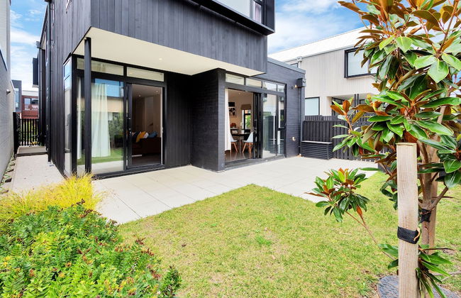 Wonderful Hobsonville Three Bedroom Home - Photo 23
