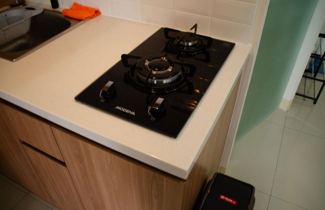 Warm And Cozy 2Br At Green Pramuka City Apartment - Foto 9