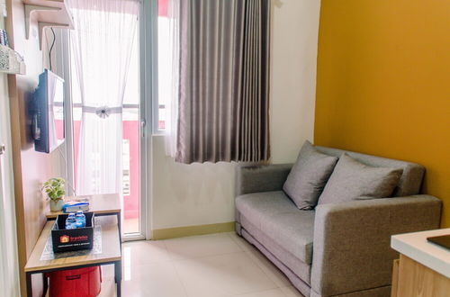 Photo 20 - Warm And Cozy 2Br At Green Pramuka City Apartment