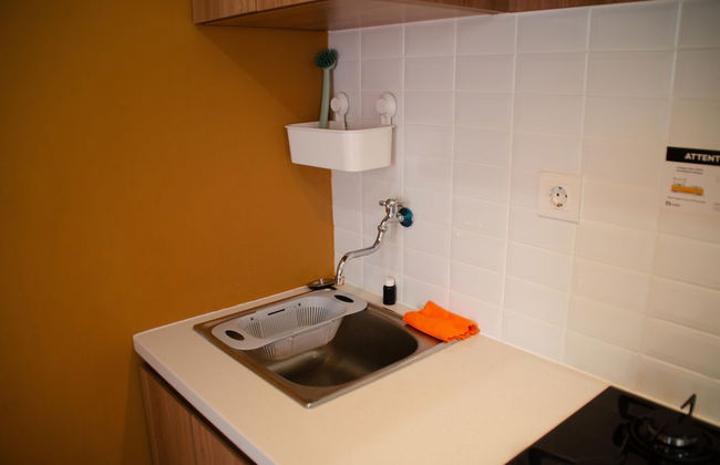 Warm And Cozy 2Br At Green Pramuka City Apartment - Foto 10