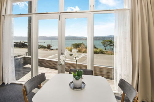 Foto 16 - Pristine 2-bed waterfront, Karaka Bays