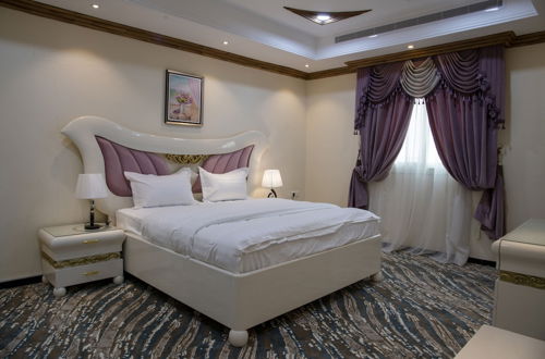 Photo 4 - Diva Hotel Suites