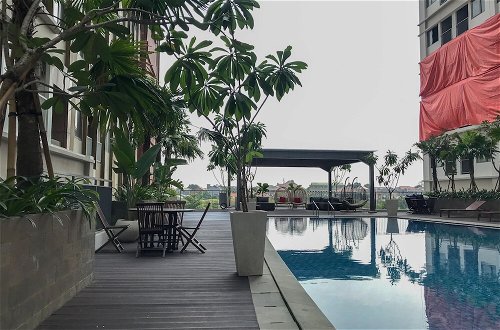 Foto 13 - Comfortable Pool View Studio Room At Gateway Park Lrt City Bekasi Apartment