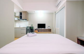 Foto 3 - Comfortable Pool View Studio Room At Gateway Park Lrt City Bekasi Apartment