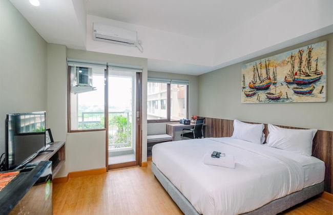 Comfortable Pool View Studio Room at LRT City Jatibening Apartment - Foto 14