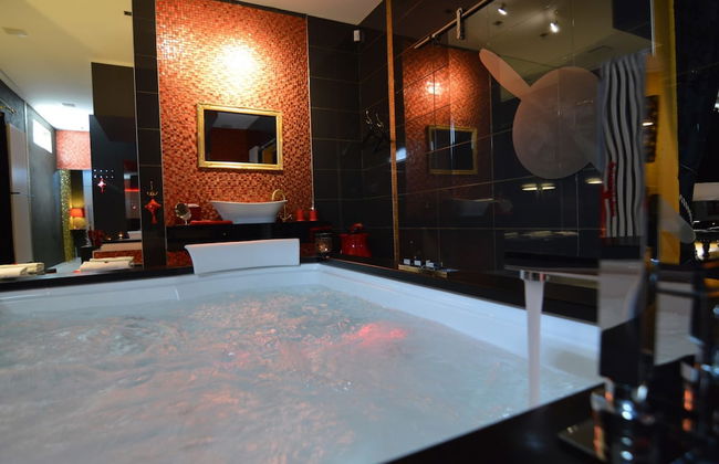 Deluxe Holiday Home in Welkenraedt with Hot Tub & Steam Shower - Foto 24