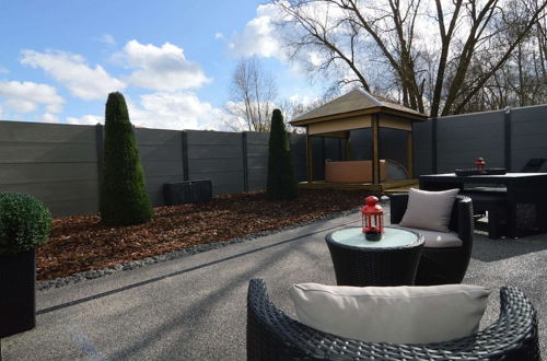 Photo 23 - Deluxe Holiday Home in Welkenraedt with Hot Tub & Steam Shower