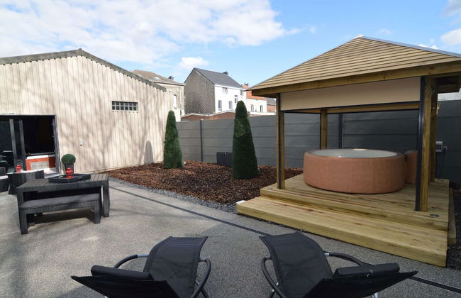 Deluxe Holiday Home in Welkenraedt with Hot Tub & Steam Shower - Foto 1