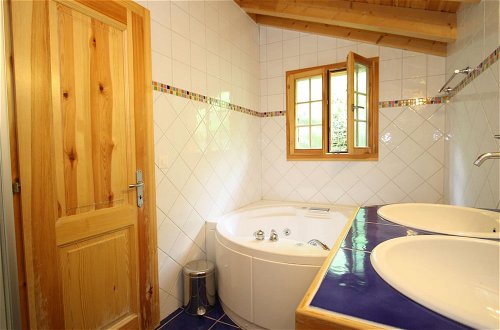 Foto 13 - Chalet in Heremence With Sauna,ski ,whirlpool