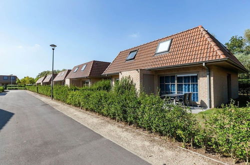 Photo 26 - Relaxing Holiday Home in Adinkerke With Fenced Garden