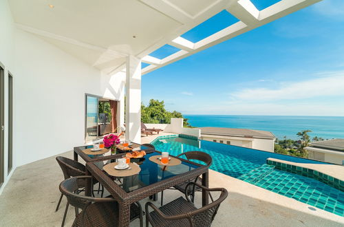 Photo 15 - Tropical Sea View Villa