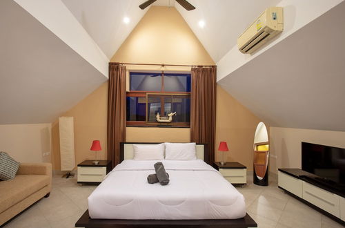 Photo 5 - Blissful Villa Felicity with Ample Space