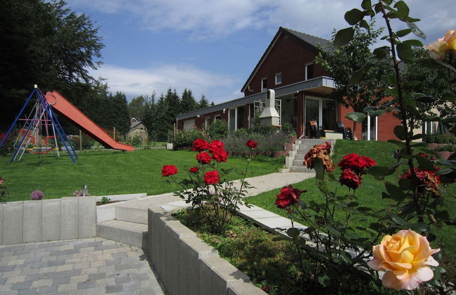 Holiday Home in Robertville Near Lake & Sauna - Foto 1