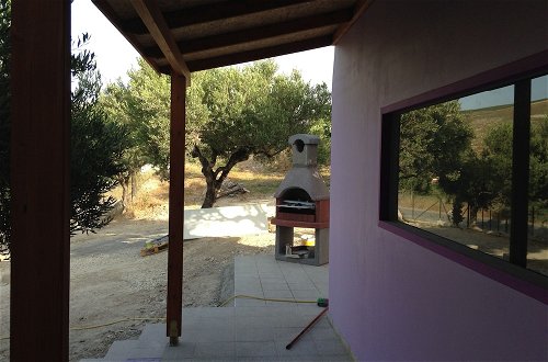Photo 14 - New and Colorful Studio Near Airport and Beach in Heraklion